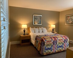 Khách sạn Perfection In The Poconos! (East Stroudsburg, Hoa Kỳ)