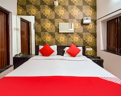 OYO 15933 Hotel V Square (Gwalior, India)