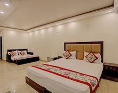 Staybook- Jyoti Mahal A Heritage Hotel (Delhi, Hindistan)
