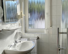 Otel Landhaus Schend - Double Room Shower/toilet (Immerath, Almanya)
