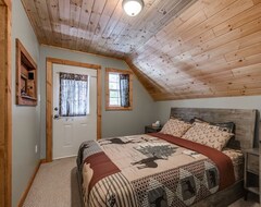 Cijela kuća/apartman Whiskey Jack | 4 Bedroom Cabin W/ Outdoor Firepit (Hope, Kanada)