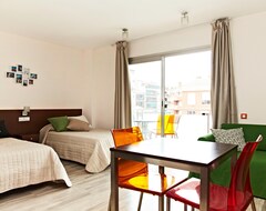 Khách sạn ApartHotel Centric (Casteldefels, Tây Ban Nha)
