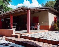 Entire House / Apartment Ótima Casa De Campo Com Churrasq Em Acorizal/mt (Acorizal, Brazil)