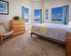 Toàn bộ căn nhà/căn hộ Unrivaled Oceanfront Retreat With 180 Degree Epic Views Of Two Capes, Pet Friendly, Open Floor Plan (Cloverdale, Hoa Kỳ)