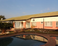 Khách sạn Wane Guest Lodge (Livingstone, Zambia)