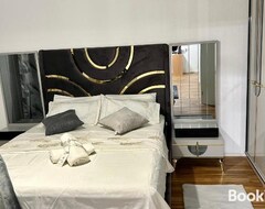 Koko talo/asunto Luxury Apartment (Neu-Ulm, Saksa)