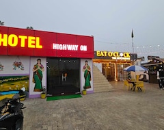 Khách sạn Oyo Hotel Highway On (Meerut, Ấn Độ)