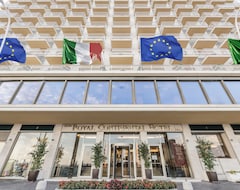 Hotel Royal Continental (Nápoles, Italia)