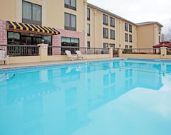 Holiday Inn Express Hotel & Suites Charlotte Airport-Belmont, An Ihg Hotel (Belmont, USA)