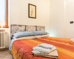 Toàn bộ căn nhà/căn hộ Vacation Apartment Ciclamino Superior Otto With Mountain View, Wi-fi & Terrace (Dorsino, Ý)