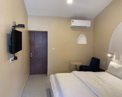 Khách sạn Oyo 92817 Kautilyaa Resort (Pernem, Ấn Độ)