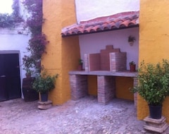 Entire House / Apartment Self Catering Posada La Campana For 18 People (Cañaveral, Spain)