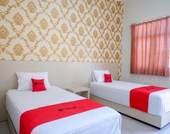 Hotel Reddoorz Plus @ Jl Pemuda Pati (Kudus, Indonesia)