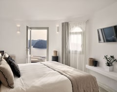 Hotel Charisma Suites (Oia, Greece)