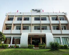 OYO 18465 Hotel Nestway (Panipat, Hindistan)