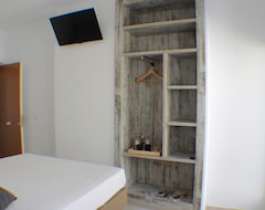 Gloria Rooms 201 - One Bedroom Hotel, Sleeps 2 (Rosas, Spanien)