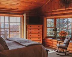 Toàn bộ căn nhà/căn hộ Award-winning Custom Log Cabin. 2 Min Away From Chestnut Mountain Ski Resort (Hanover, Hoa Kỳ)