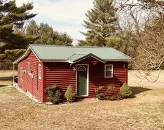 Toàn bộ căn nhà/căn hộ Little Red Cabin - Perfect Up-north Michigan Get-a-way! Fisherman Welcome! (Wellston, Hoa Kỳ)