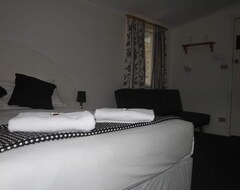 Hotel Black Bear Inn (Thredbo, Australia)