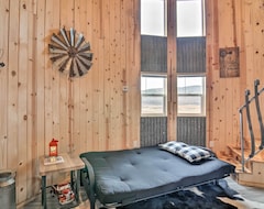 Casa/apartamento entero New! Unique Tin Cabin W/mtn Views In Antimony (Antimony, EE. UU.)