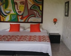 De La Vega Hotel Campestre (Montenegro, Colombia)