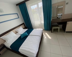 Khách sạn Lilia 2 Hotel (Primorsko, Bun-ga-ri)