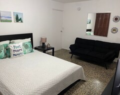 Toàn bộ căn nhà/căn hộ One Bedroom Apartment W/ Wifi, A/c, Washer & Full Equiped Kitchen (Barceloneta, Puerto Rico)