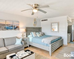 Hele huset/lejligheden Daytona Beach Condo With Smart Tv, Steps To Ocean (Daytona Beach Shores, USA)