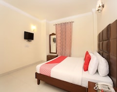 OYO 12989 White Diamond Hotel (Jalandhar, Indien)