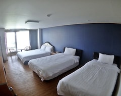 Otel Momento (Seogwipo, Güney Kore)