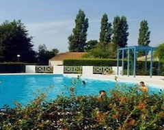 Hotel Holiday House In Mathes Near Royan (Les Mathes, France)