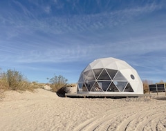 Hele huset/lejligheden Escape To Paradise: Geodome Oasis On A Sandy Beach With Breathtaking Lake Views! (Levan, USA)