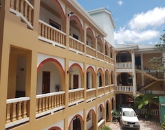 Hotel De La Fuente (Orange Walk, Belize)