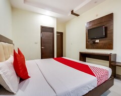 Oyo 63290 Hotel Golden Gate Dx (Delhi, India)