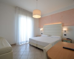 Khách sạn Hotel Palos (Rimini, Ý)