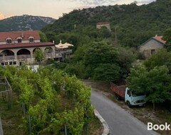 Koko talo/asunto Villa Marija (Cetinje, Montenegro)