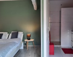 Hotel La Clerhier (Lusigny, France)