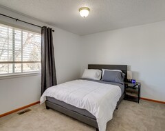 Cijela kuća/apartman Vacation Rental W/ Yard Near Denver Airport! (Denver, Sjedinjene Američke Države)