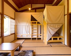Nhà trọ Guest House Takazuri-kita (Nanto, Nhật Bản)