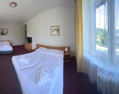 Hotel Harrachov Inn (Harrachov, Çek Cumhuriyeti)