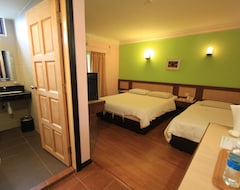 Khách sạn Kt Travellers Inn (Kuala Terengganu, Malaysia)