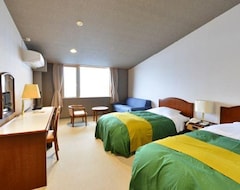 Hotel Kamiyu Onsen Club (Uonuma, Japonya)