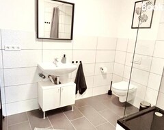 Koko talo/asunto Modernes, Vollmobliertes Apartment In Ruhiger Lage (Hemer, Saksa)