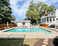 Toàn bộ căn nhà/căn hộ Bees Knees - Private Swimming Pool, Dog Friendly, Wineries, Washmo (Washington, Hoa Kỳ)