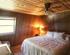 Khách sạn Stouts Island Lodge (Birchwood Village, Hoa Kỳ)