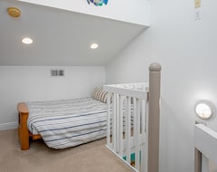 Koko talo/asunto Two Bedroom With Sleeping Loft - Sleeps 10 On Pensacola Bay, Steps To The Gulf Of Mexico (Pensacola Beach, Amerikan Yhdysvallat)
