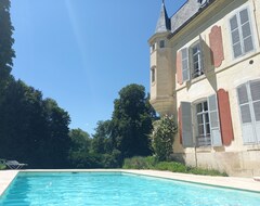 Toàn bộ căn nhà/căn hộ Holiday House In ChÂteau De Champagne, Luxurious And Low Rates (Mussy-sur-Seine, Pháp)