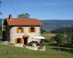 Toàn bộ căn nhà/căn hộ Charming Little House (Thiolières, Pháp)
