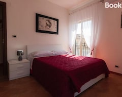 Koko talo/asunto Fab Apartment (Palermo, Italia)