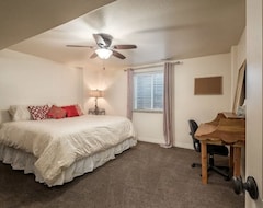 Cijela kuća/apartman Super Hosts Back! Clean & Comfortable Guest House (Highland, Sjedinjene Američke Države)